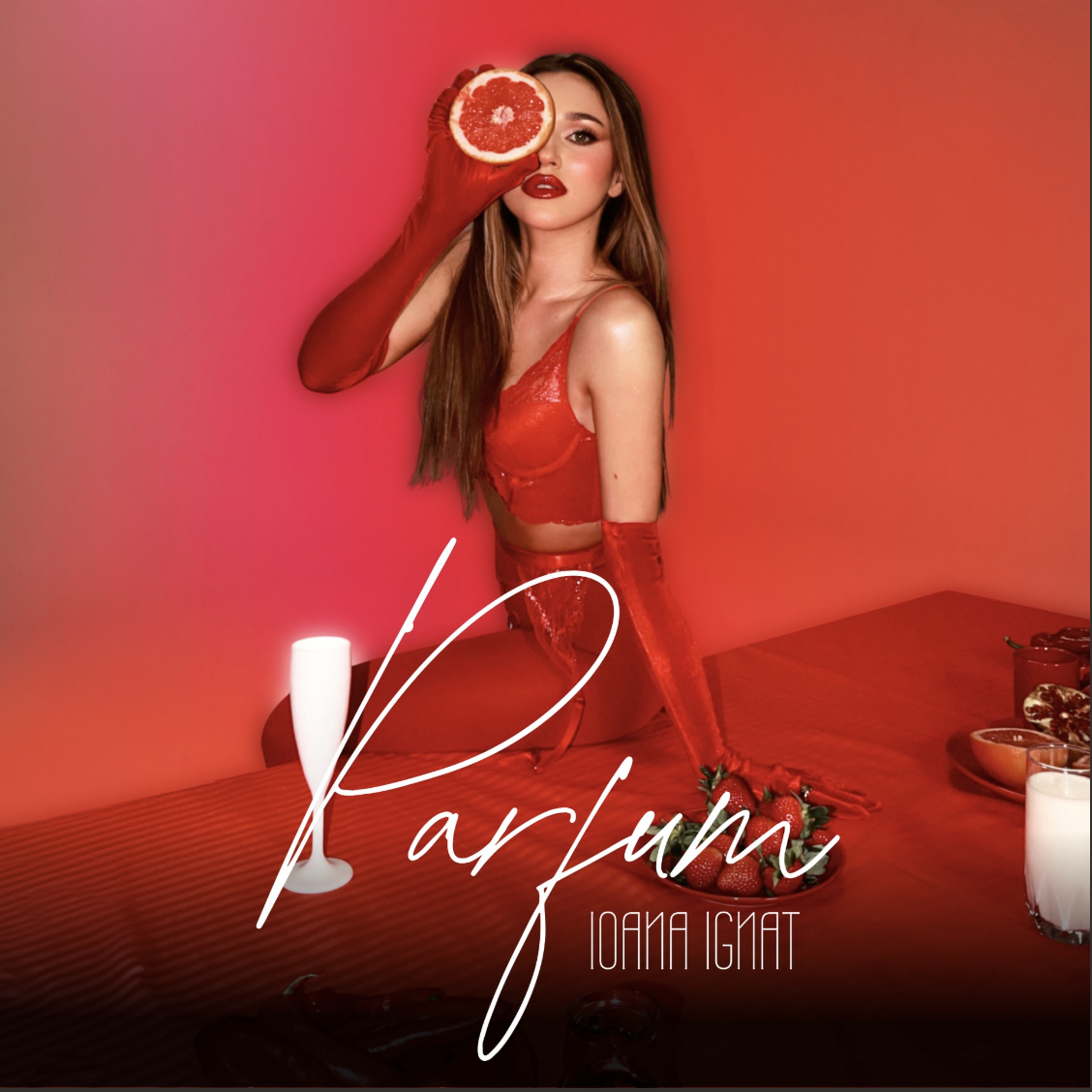 Ioana Ignat trezește simțurile cu noua sa piesă, „Parfum”, o