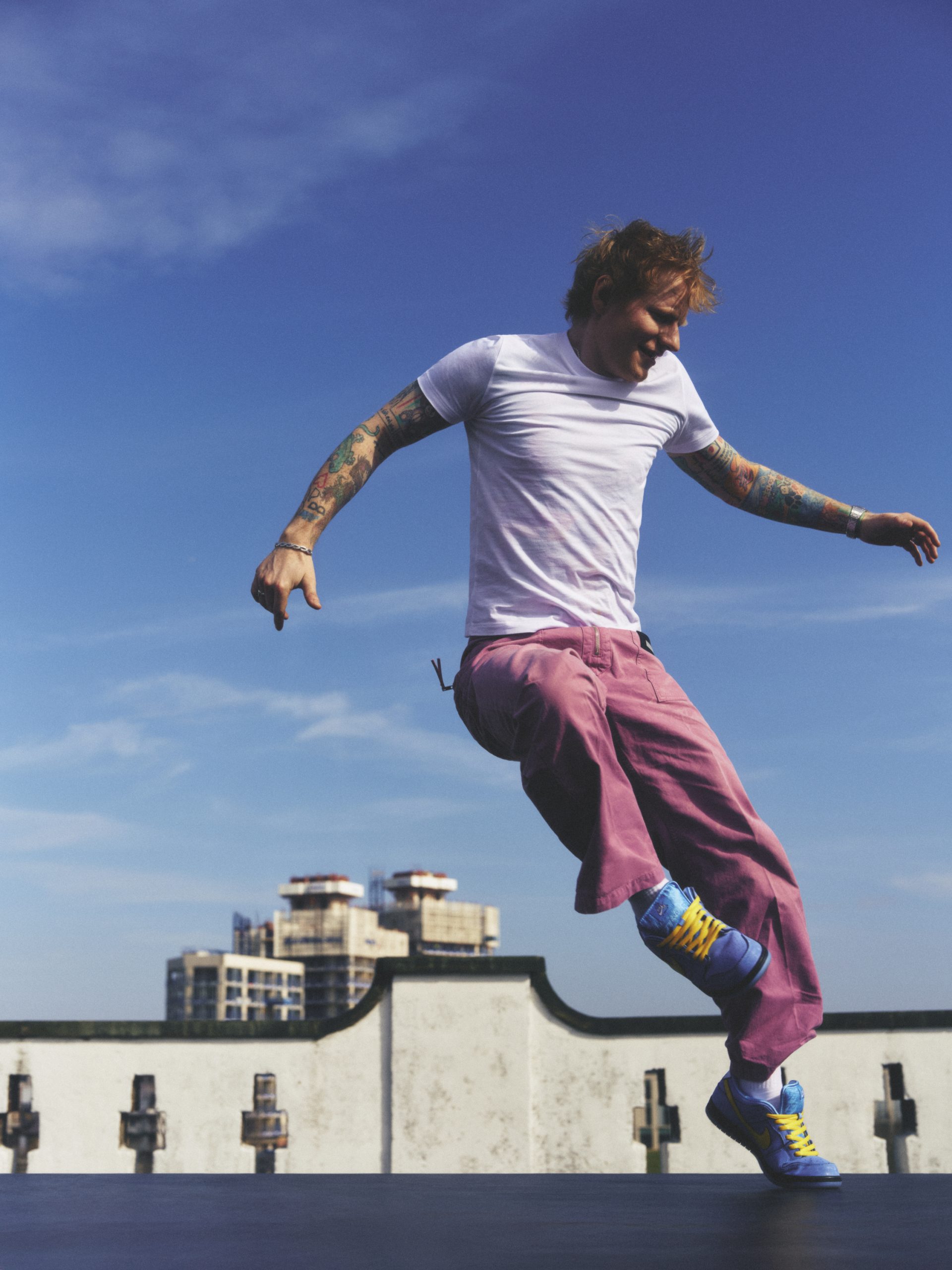 Ed Sheeran revine cu “Azizam” și pregătește un nou album surpriză