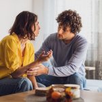 [BREAKFAST] Cea mai folosită minciună „nevinovată” din cuplu și de ce ajută relația